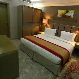 الشمس والرمال بلازا دبي